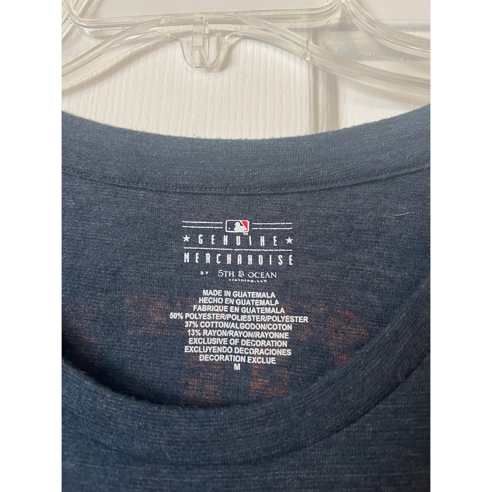 5th & Ocean Navy Blue Detroit Tigers T-Shirt - Picture 3 of 3